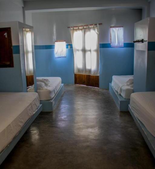 Quarto Quádruplo Estandar, Loki Del Mar