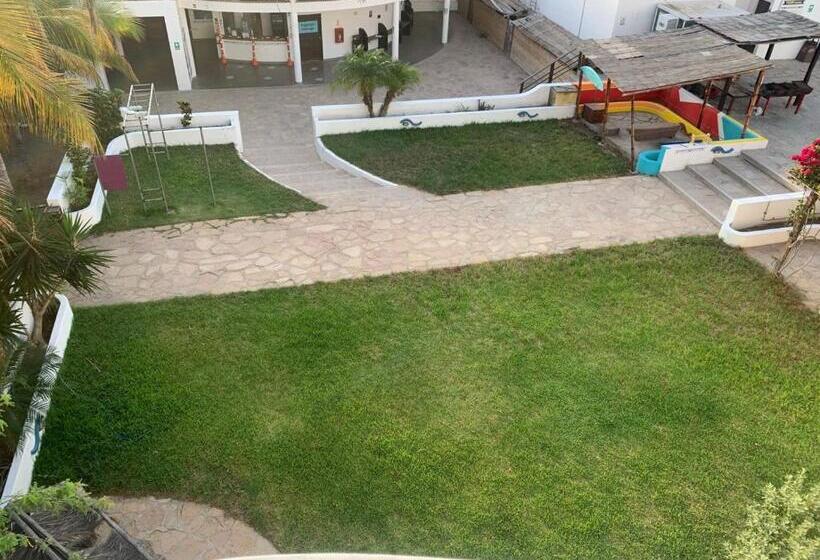 Quarto Triplo Estandar, Loki Del Mar