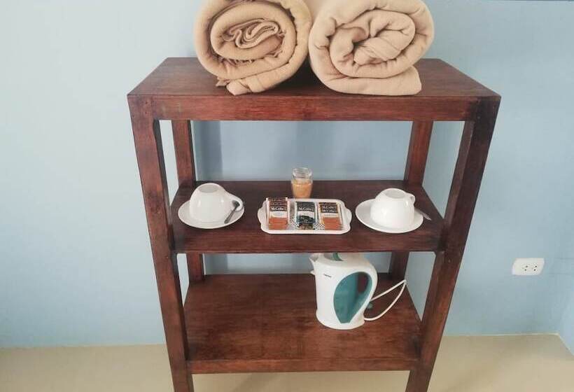 Quarto Estandar, Loki Del Mar