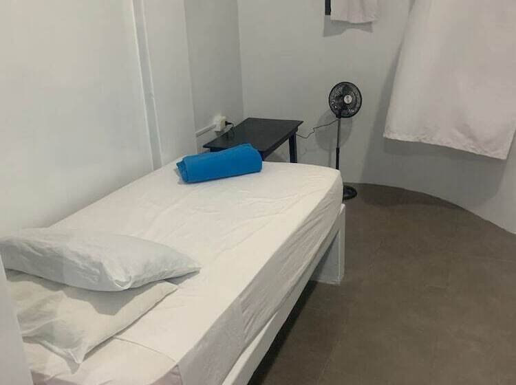 Quarto Quádruplo Estandar, Loki Del Mar