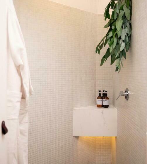 חדר סטנדרט, Fausto