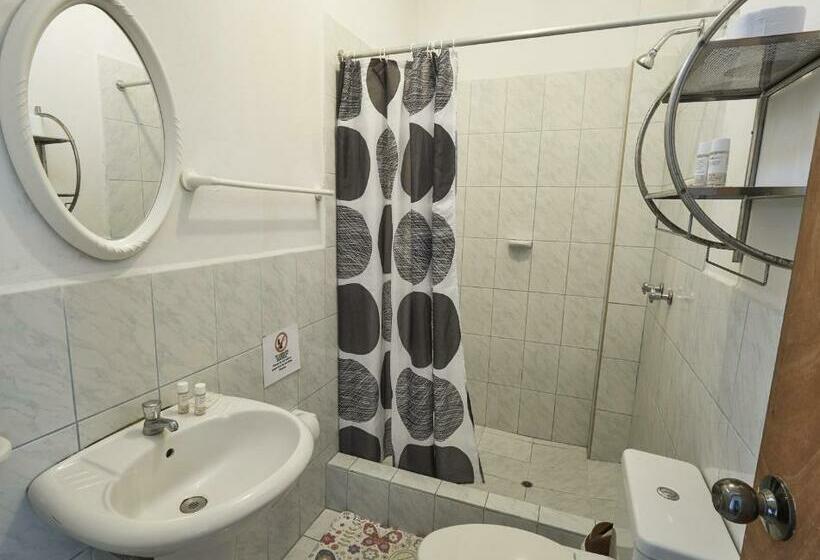 豪华海景房带阳台, Blue Ocean