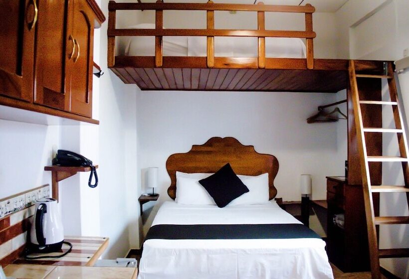 스탠다드 트리플 룸, Epoca Hotel Boutique