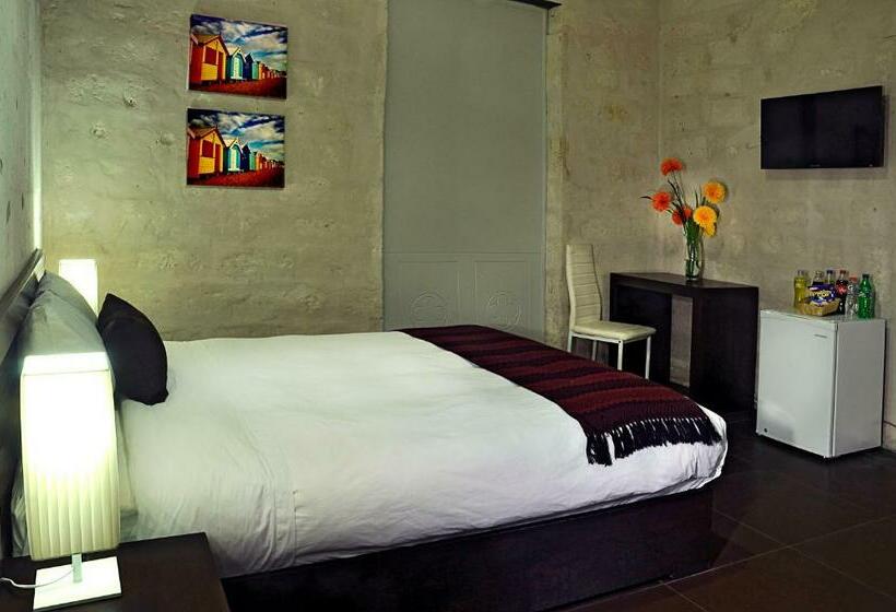 חדר סטנדרט, Es Riviera Mansion