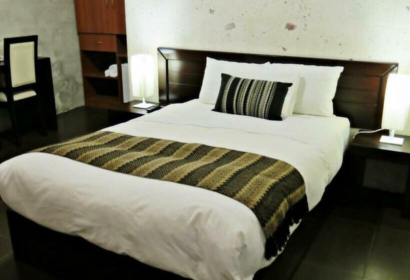 חדר סטנדרט יחיד, Es Riviera Mansion