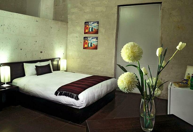 חדר סטנדרט יחיד, Es Riviera Mansion