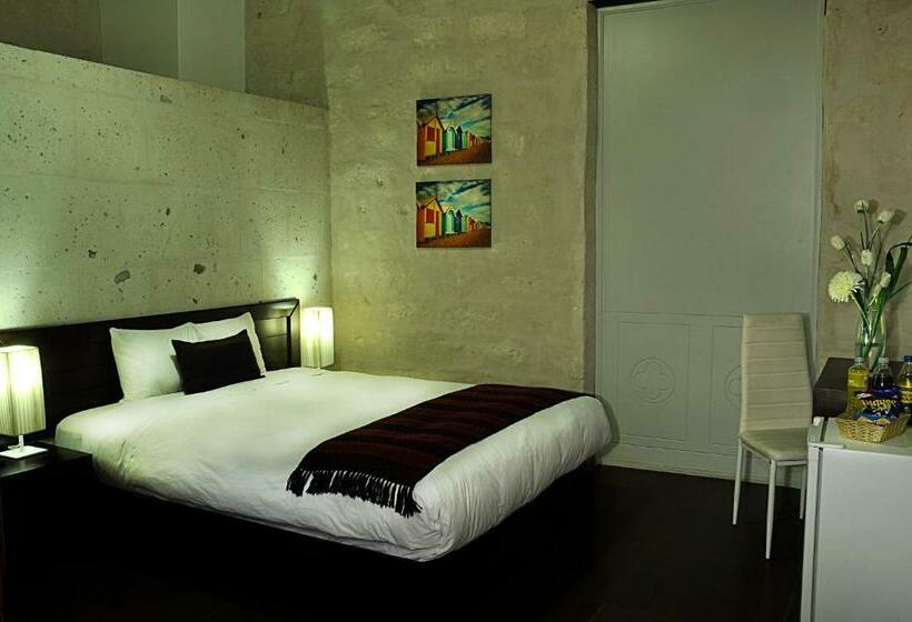 חדר סטנדרט יחיד, Es Riviera Mansion