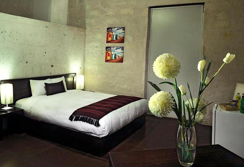 חדר סטנדרט יחיד, Es Riviera Mansion