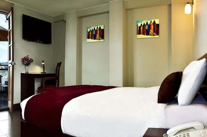 סוויטה, Es Riviera Mansion