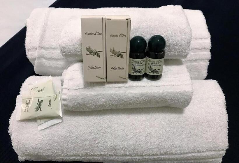 标准三人间, Fiumicino Airport B&b Deluxe