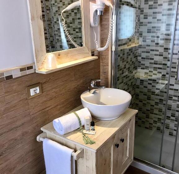 四人标准间, Fiumicino Airport B&b Deluxe