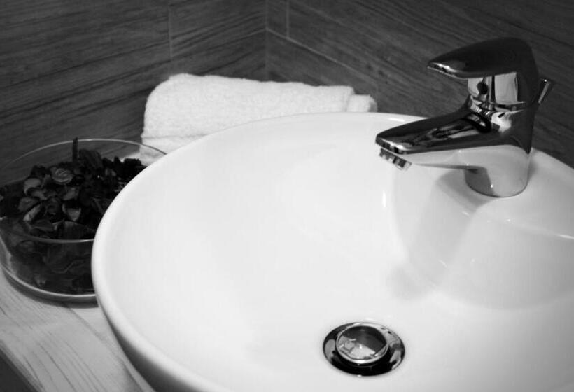 标准三人间, Fiumicino Airport B&b Deluxe