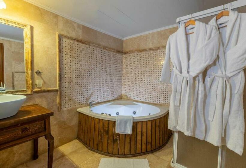 Quarto Deluxe, Maron Stone House