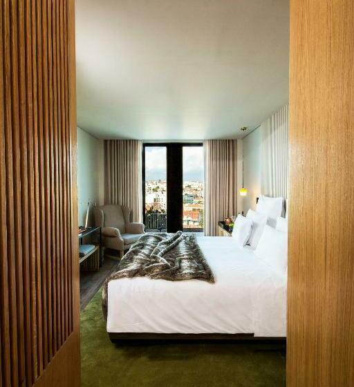 Superior Room City View