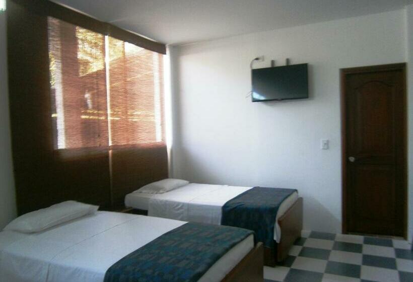 Chambre Triple Standard, Shalom Phe Guaduas