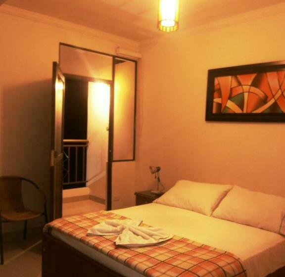 Chambre Triple Standard, Shalom Phe Guaduas