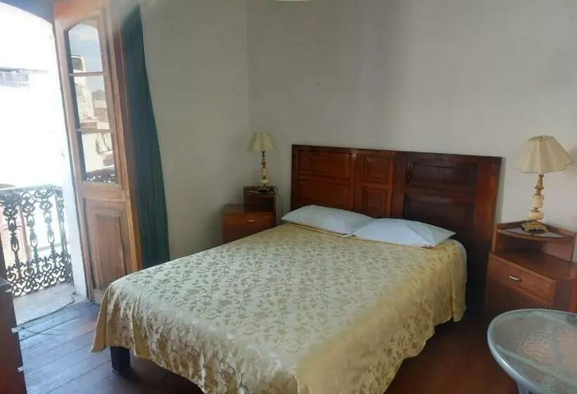 スタンダードルーム, Hostal Lluvia De Oro