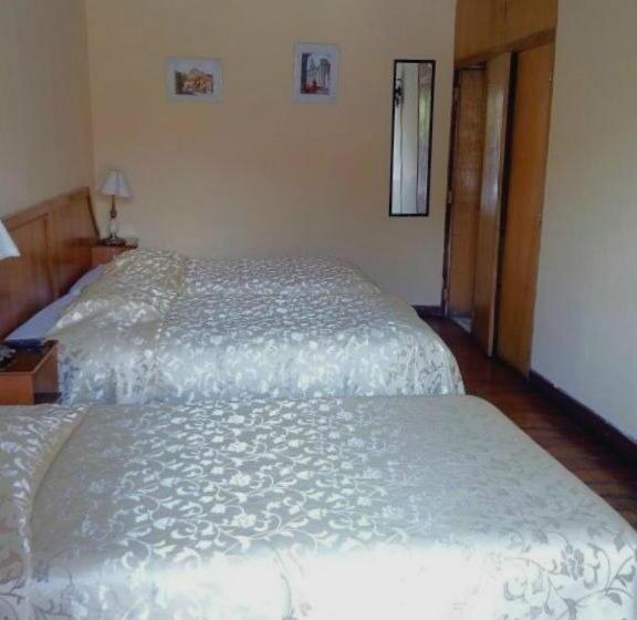 חדר סטנדרט לשלושה, Hostal Lluvia De Oro