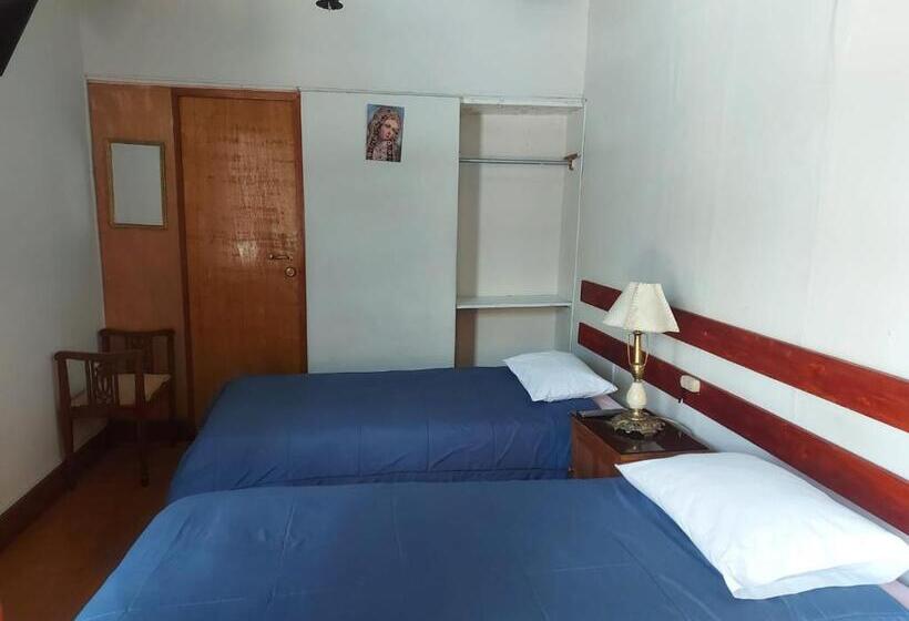 이코노미 룸 공용욕실, Hostal Lluvia De Oro