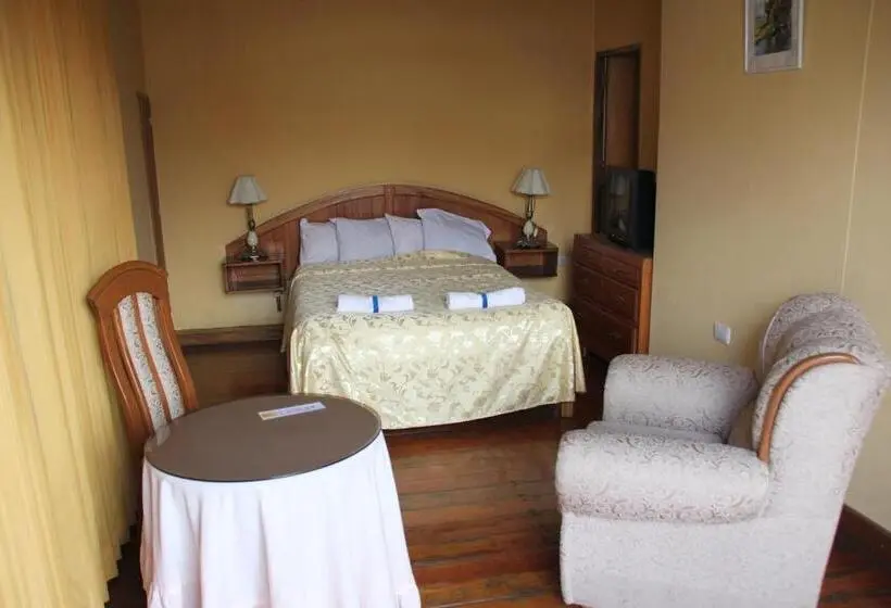 スーペリアールーム, Hostal Lluvia De Oro