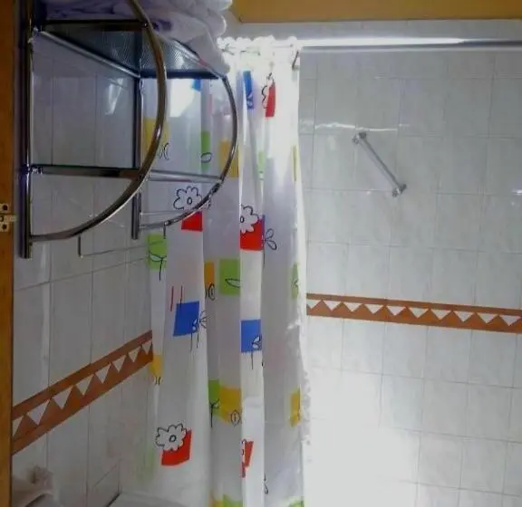 スーペリアールーム, Hostal Lluvia De Oro