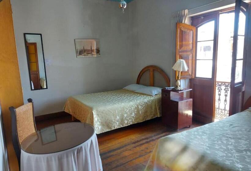 חדר משפחתי, Hostal Lluvia De Oro