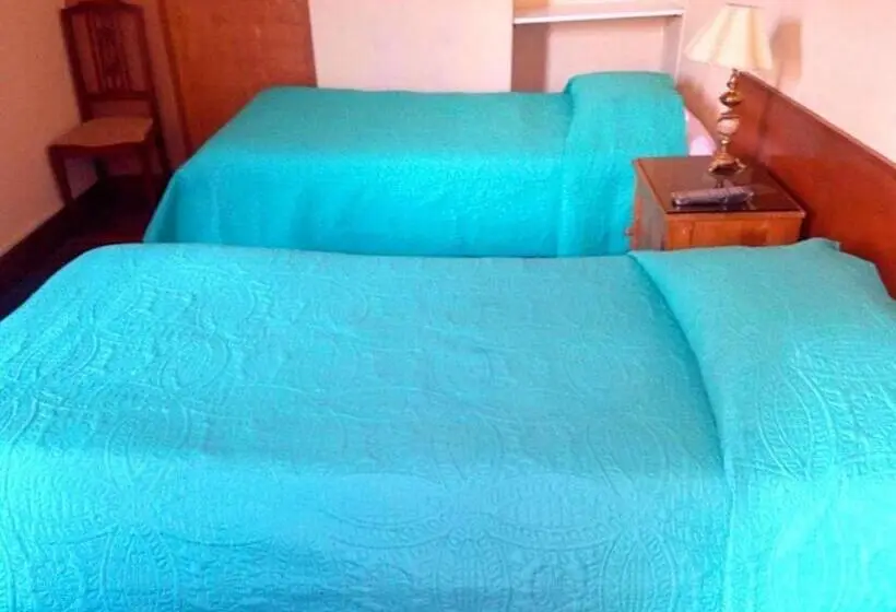 スタンダード４人部屋, Hostal Lluvia De Oro