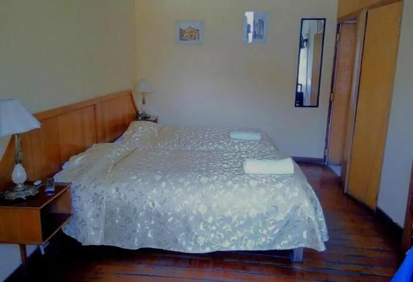 スタンダード４人部屋, Hostal Lluvia De Oro