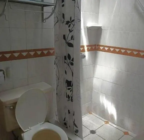 スタンダード４人部屋, Hostal Lluvia De Oro