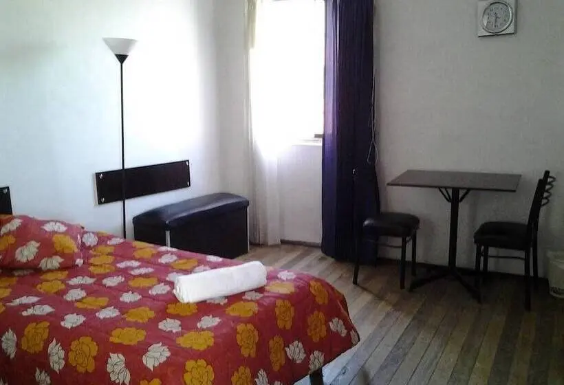 バス共有のスタンダードルーム, Cabu Hostel