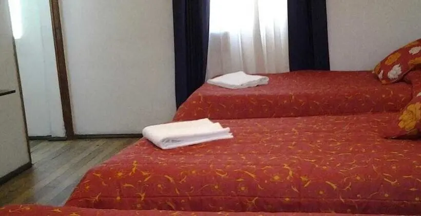 バスルーム共有のトリプルスタンダード, Cabu Hostel