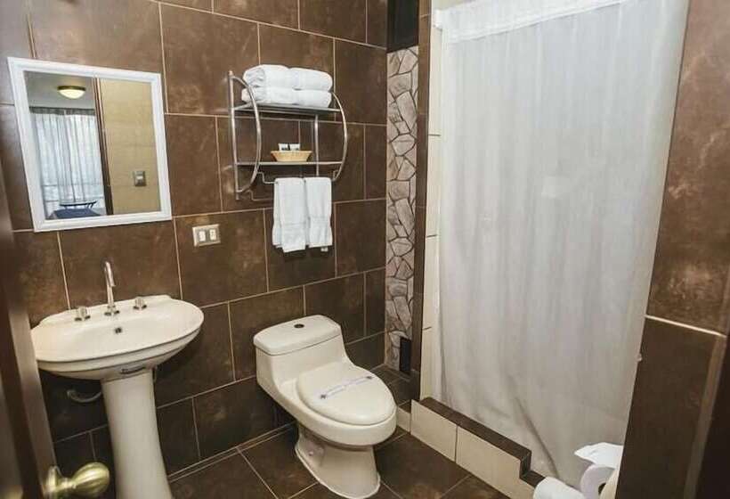 غرفة قياسية, D Carlo Clas