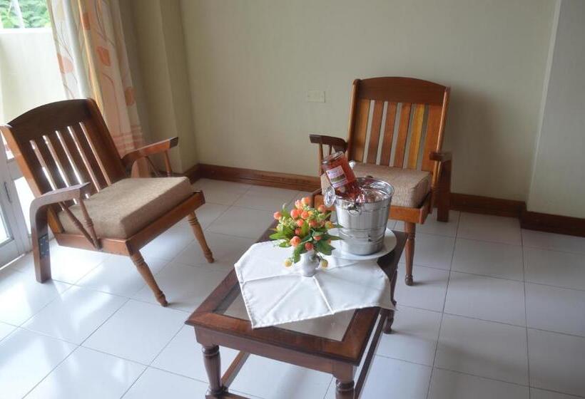 سوئیت با تخت بزرگ, Golden Star