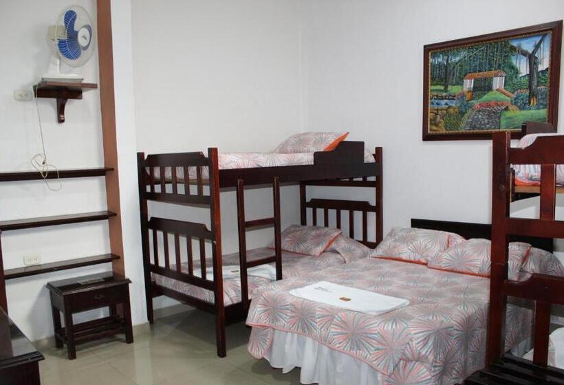 غرفة عائلية, Hostal Isla Señorial