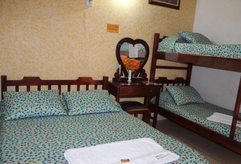 Четырехместный Номер Стандарт, Hostal Isla Señorial