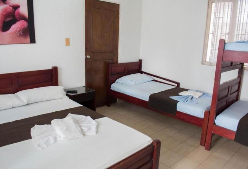 패밀리 룸, Joohn Gay Only Lgbtiq