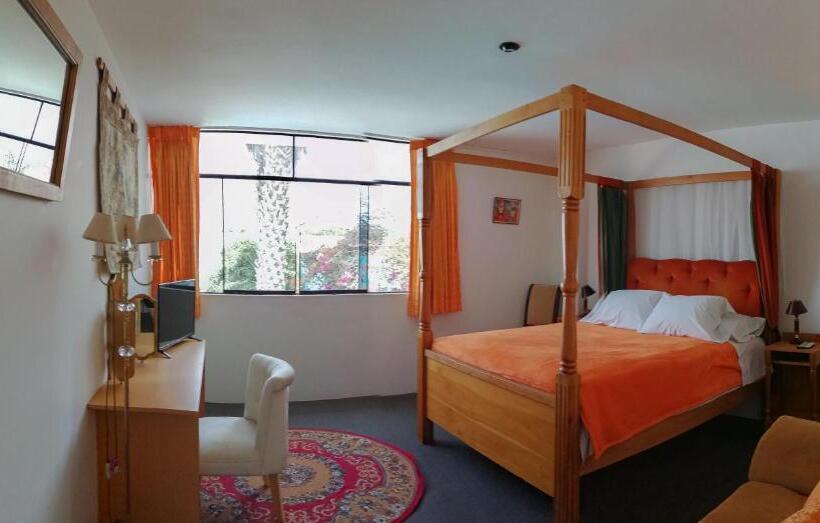 اتاق اجرایی, La Posada Del Ingles