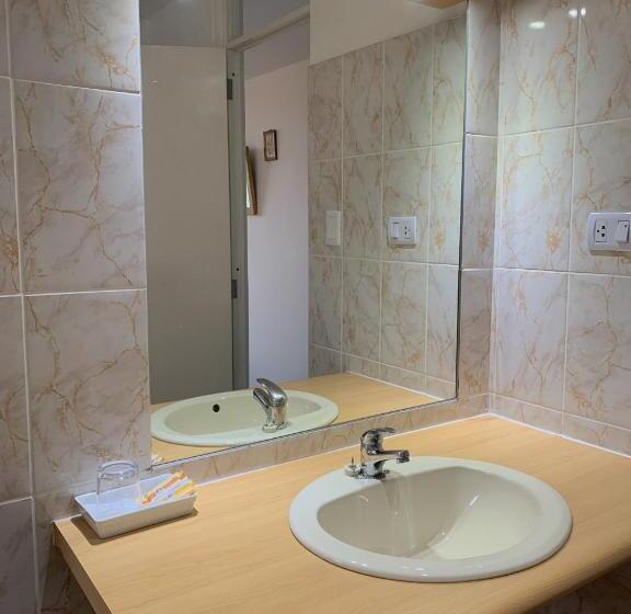 اتاق استاندارد سه نفره, La Posada Del Ingles