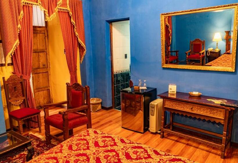 Delüks Oda, Marqueses