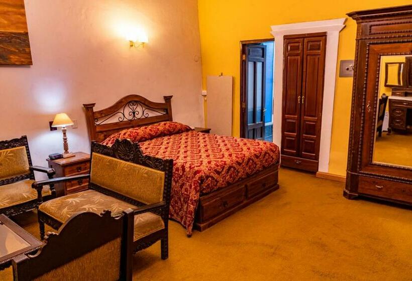 Delüks Oda, Marqueses