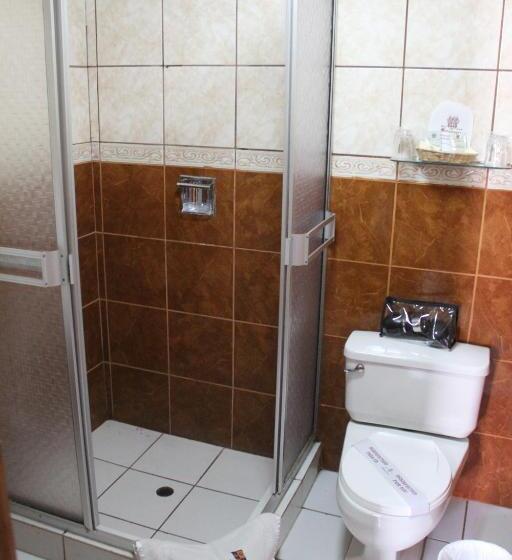 Delüks Üç Kişilik Oda, Marqueses