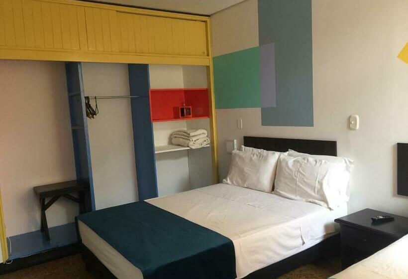 اتاق استاندارد, San Fermin Pereira