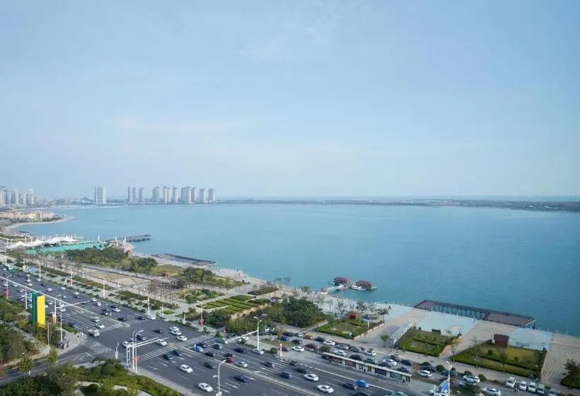 Club Room King Bed, Sheraton Qingdao West Coast