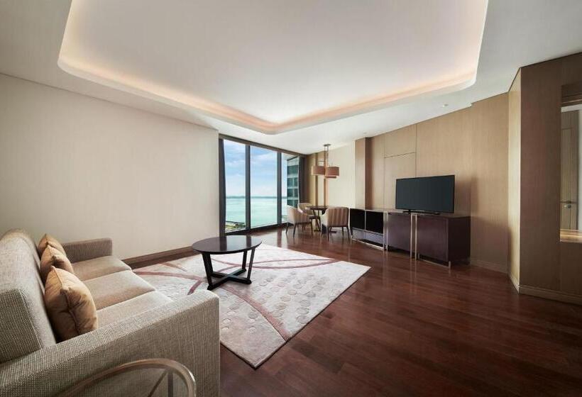Люкс Executive Кровать Кинг, Sheraton Qingdao West Coast