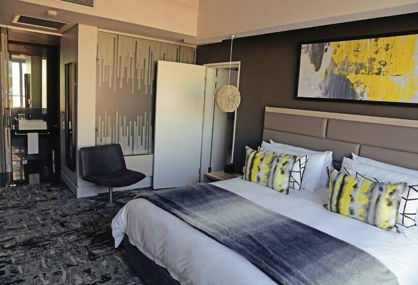 标准间, The Capital Menlyn Maine