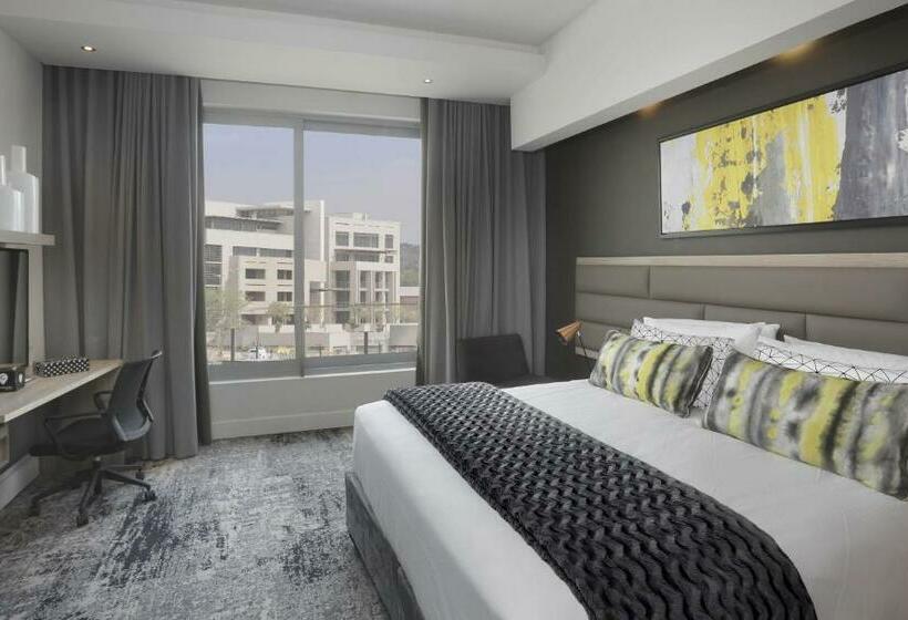 标准间, The Capital Menlyn Maine