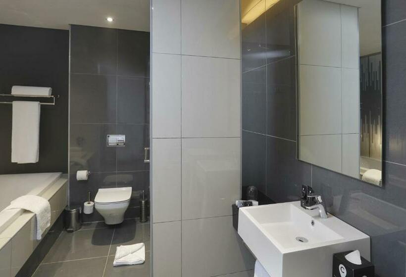 行政房间, The Capital Menlyn Maine