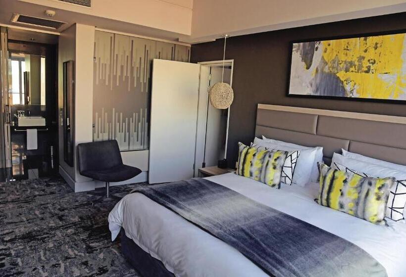 行政房间, The Capital Menlyn Maine