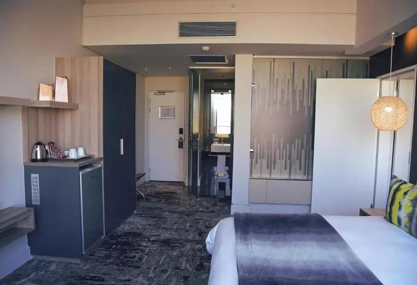 1 Bedroom Penthouse Apartment, The Capital Menlyn Maine