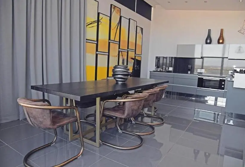 1 Bedroom Penthouse Apartment, The Capital Menlyn Maine